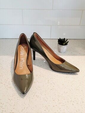 Calvin Klein Olive Green Patent Pumps | Size 8.5 | 3.5" Heel